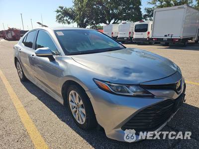 2019 Toyota Camry LE - zdjęcie 3 z 20 - miniatura