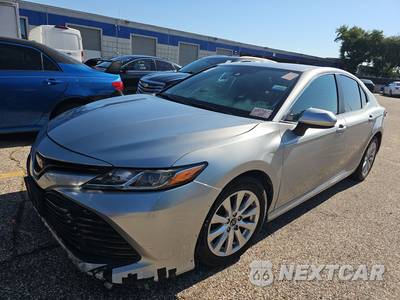 2019 Toyota Camry LE - zdjęcie 1 z 20 - miniatura