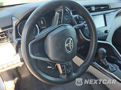 2019 Toyota Camry LE - zdjęcie 10 z 20 - miniatura