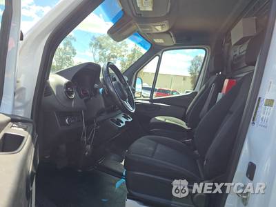 2022 Mercedes-Benz Sprinter 1500 Cargo Van Standard Roof 144.0" WB - zdjęcie 7 z 33 - miniatura
