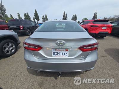 2021 Toyota Camry SE - zdjęcie 5 z 28 - miniatura