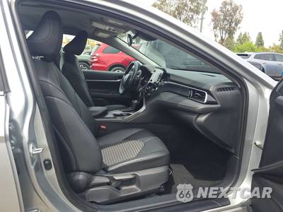 2021 Toyota Camry SE - zdjęcie 8 z 28 - miniatura