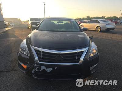 2014 Nissan Altima 2.5 S - zdjęcie 2 z 46 - miniatura