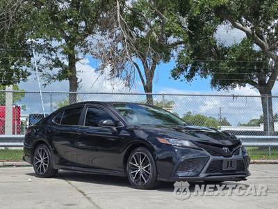 2019 Toyota Camry SE - zdjęcie 1 z 10 - miniatura