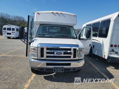 2014 Ford Super Duty E-350 Cutaway DRW - zdjęcie 2 z 23 - miniatura