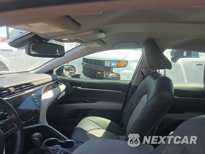 2019 Toyota Camry XLE - zdjęcie 19 z 27 - miniatura