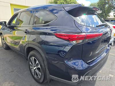 2020 Toyota Highlander XLE - zdjęcie 6 z 37 - miniatura