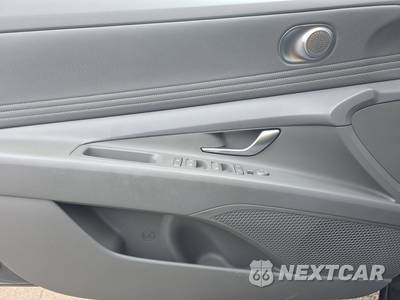 2025 Hyundai Elantra SEL Convenience - zdjęcie 9 z 20 - miniatura
