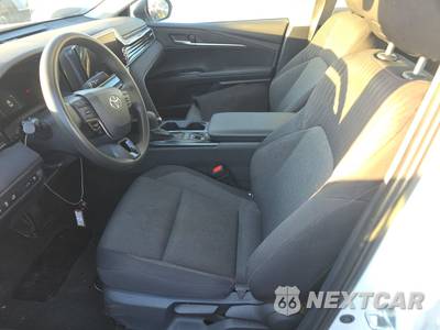 2025 Toyota Camry LE - zdjęcie 7 z 25 - miniatura
