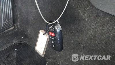 2025 Toyota Camry LE - zdjęcie 17 z 25 - miniatura