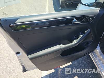 2016 Volkswagen Jetta SEL - zdjęcie 9 z 33 - miniatura