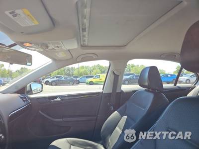 2016 Volkswagen Jetta SEL - zdjęcie 18 z 33 - miniatura