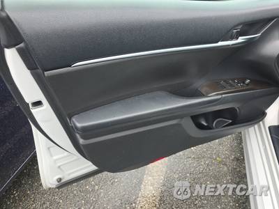 2022 Toyota Camry SE - zdjęcie 9 z 21 - miniatura
