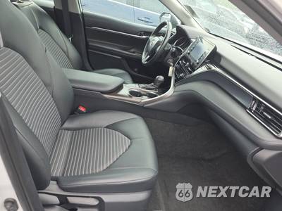 2022 Toyota Camry SE - zdjęcie 8 z 21 - miniatura
