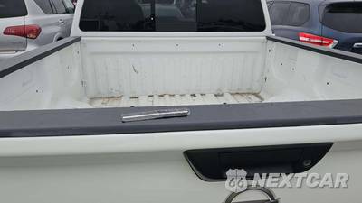 2023 Nissan TITAN SV Crew Cab Short Bed - zdjęcie 21 z 35 - miniatura