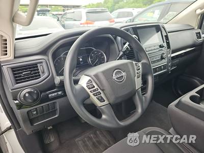 2023 Nissan TITAN SV Crew Cab Short Bed - zdjęcie 11 z 35 - miniatura