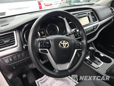 2019 Toyota Highlander LE - zdjęcie 10 z 32 - miniatura