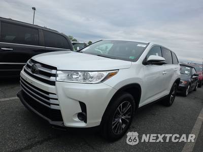 2019 Toyota Highlander LE - zdjęcie 1 z 32 - miniatura