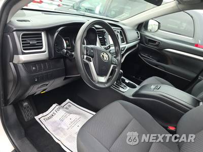 2019 Toyota Highlander LE - zdjęcie 11 z 32 - miniatura