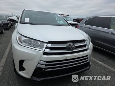 2019 Toyota Highlander LE - zdjęcie 2 z 32 - miniatura