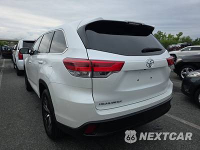 2019 Toyota Highlander LE - zdjęcie 6 z 32 - miniatura