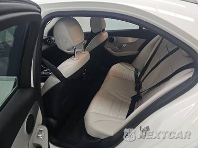 2016 Mercedes-Benz C 300 - zdjęcie 13 z 29 - miniatura