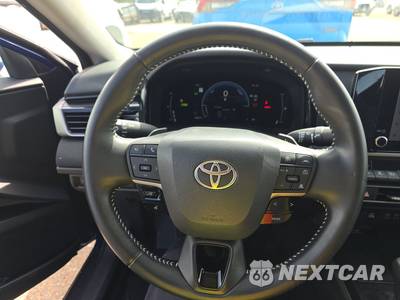 2025 Toyota Camry LE - zdjęcie 10 z 26 - miniatura