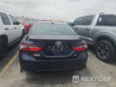 2022 Toyota Camry SE - zdjęcie 5 z 17 - miniatura