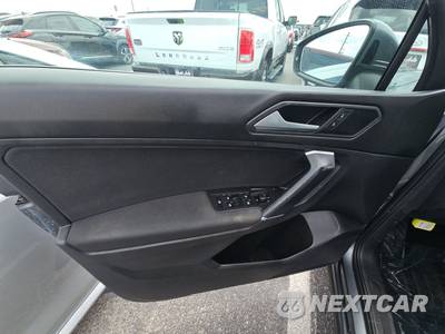 2020 Volkswagen Tiguan S - zdjęcie 9 z 18 - miniatura