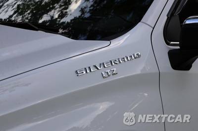 2022 Chevrolet Silverado 1500 LTD LTZ Crew Cab Short Bed 1LZ - zdjęcie 17 z 28 - miniatura