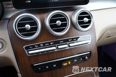 2022 Mercedes-Benz GLC 300 4MATIC - zdjęcie 38 z 50 - miniatura
