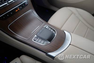 2022 Mercedes-Benz GLC 300 4MATIC - zdjęcie 39 z 50 - miniatura