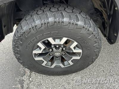 2017 Toyota Tacoma TRD Off-Road Crew Cab Medium Bed - zdjęcie 14 z 49 - miniatura