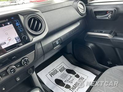 2017 Toyota Tacoma TRD Off-Road Crew Cab Medium Bed - zdjęcie 31 z 49 - miniatura