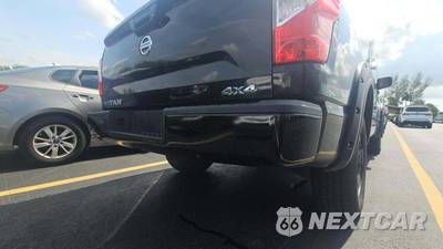 2017 Nissan TITAN S Crew Cab Short Bed - zdjęcie 10 z 17 - miniatura
