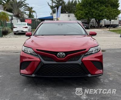 2020 Toyota Camry SE - zdjęcie 2 z 20 - miniatura