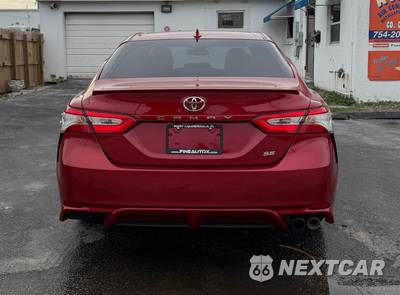 2020 Toyota Camry SE - zdjęcie 4 z 20 - miniatura