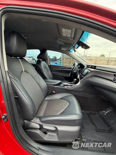 2020 Toyota Camry SE - zdjęcie 15 z 20 - miniatura