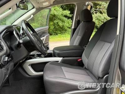 2021 Nissan TITAN SV Crew Cab Short Bed - zdjęcie 9 z 50 - miniatura