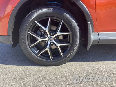 2016 Toyota RAV4 SE - zdjęcie 4 z 26 - miniatura
