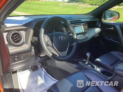 2016 Toyota RAV4 SE - zdjęcie 18 z 26 - miniatura