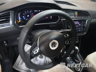 2021 Volkswagen Tiguan SEL - zdjęcie 8 z 17 - miniatura