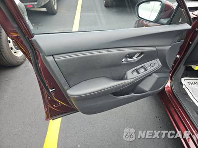 2025 Nissan Sentra SV - zdjęcie 9 z 20 - miniatura