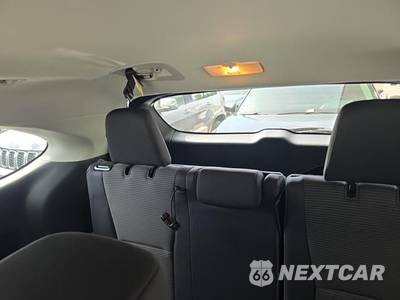 2023 Toyota Highlander LE - zdjęcie 17 z 23 - miniatura