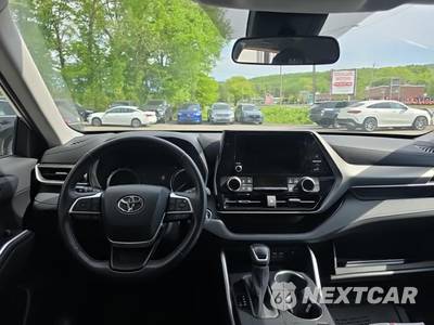 2023 Toyota Highlander LE - zdjęcie 14 z 23 - miniatura