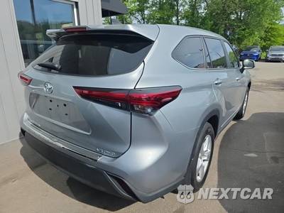 2023 Toyota Highlander LE - zdjęcie 4 z 23 - miniatura