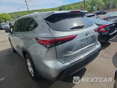 2023 Toyota Highlander LE - zdjęcie 6 z 23 - miniatura