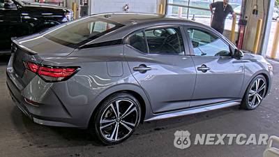 2020 Nissan Sentra SR - zdjęcie 4 z 31 - miniatura