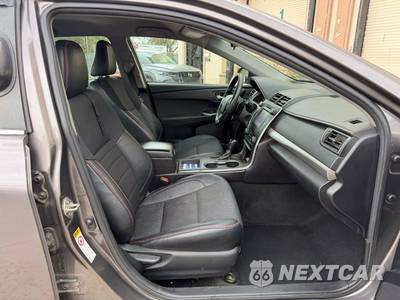 2017 Toyota Camry SE - zdjęcie 18 z 21 - miniatura