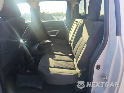 2021 Nissan TITAN SV Crew Cab Short Bed - zdjęcie 13 z 44 - miniatura